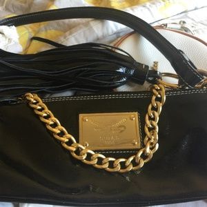 black hand bag